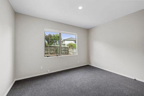Photo of property in 27 Calypso Way, Unsworth Heights, Auckland, 0632