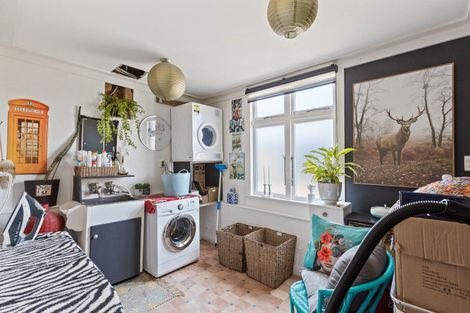 Photo of property in 16 Bulteel Street, New Plymouth, 4310