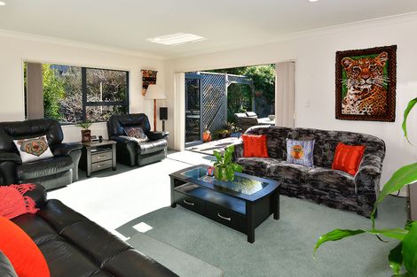 Photo of property in 8 Waldorf Crescent, Orewa, 0931