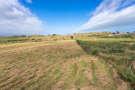 Photo of property in 92 Strathnaver Drive, Waikawa Beach, Manakau, 5573