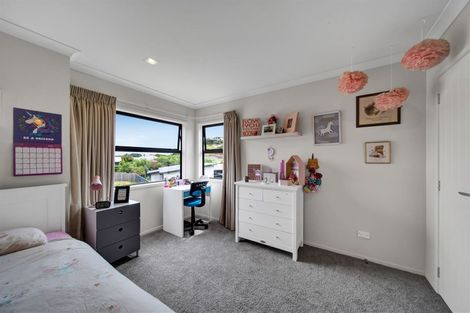 Photo of property in 13 Te Arakete Place, Hurworth, New Plymouth, 4310