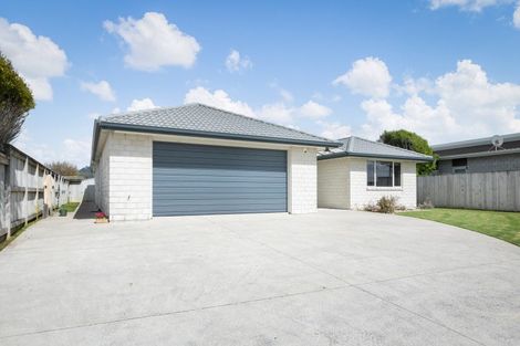 Photo of property in 15 Reel Road, Athenree, Waihi Beach, 3611