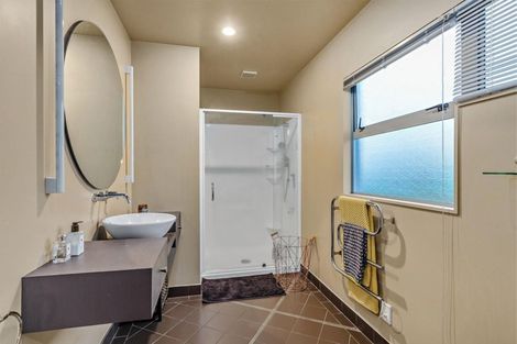 Photo of property in 9a Lupetti Rise, West Harbour, Auckland, 0618