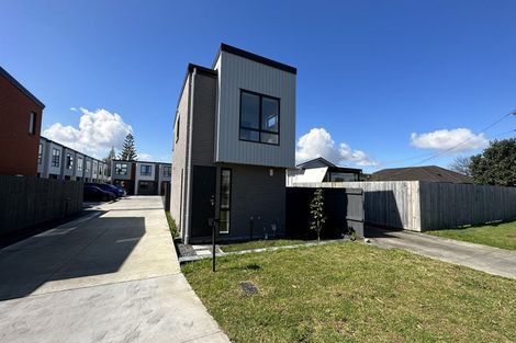 Photo of property in 1/5 Hikurangi Street, Te Atatu Peninsula, Auckland, 0610