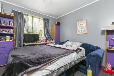 Photo of property in 15 Hydra Place, Glen Eden, Auckland, 0602