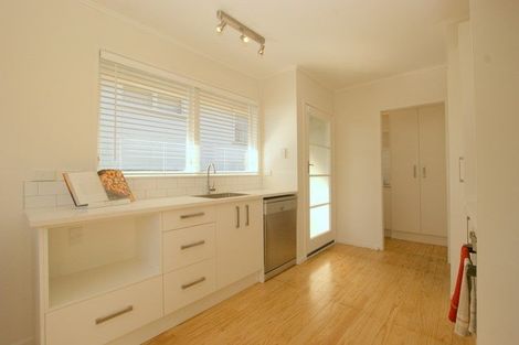 Photo of property in 9 Barnfield Place, Glendene, Auckland, 0602