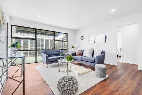 Photo of property in 63 Smiths Avenue, Papakura, 2110