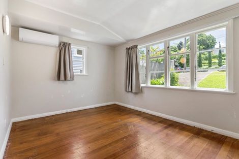 Photo of property in 18 Westmere Crescent, Westmere, Auckland, 1022