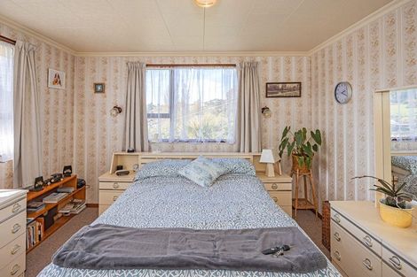 Photo of property in 42 Jessop Street, South Hill, Oamaru, 9400