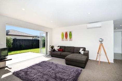 Photo of property in 12 Bellamont Street, Kumeu, 0810