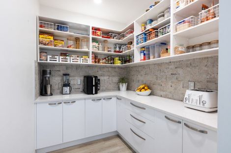 Photo of property in 8 Somerset Place, Stanmore Bay, Whangaparaoa, 0932