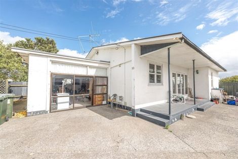 Photo of property in 10 Leamington Street, Castlecliff, Whanganui, 4501