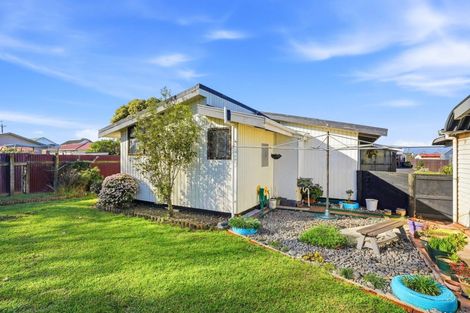 Photo of property in 33 Tongariro Street, Castlecliff, Whanganui, 4501