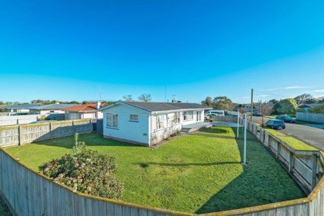 Photo of property in 46 Sutherland Crescent, Westbrook, Palmerston North, 4412