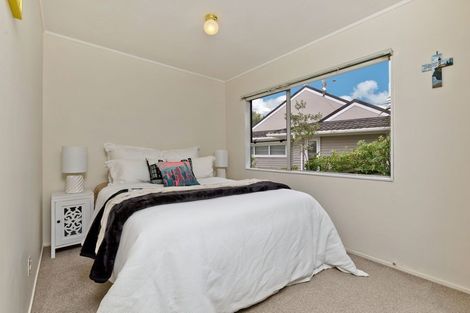 Photo of property in 2/25 Woodlands Crescent, Browns Bay, Auckland, 0630