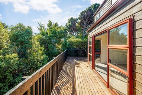 Photo of property in 16 James Cook Drive, Whitby, Porirua, 5024