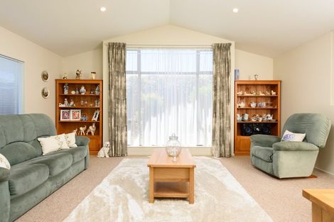 Photo of property in 44 Falcon Drive, Welcome Bay, Tauranga, 3112