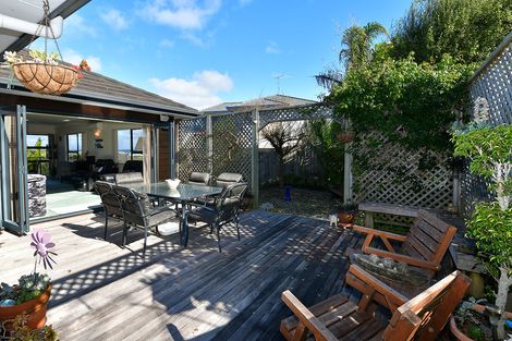 Photo of property in 8 Waldorf Crescent, Orewa, 0931