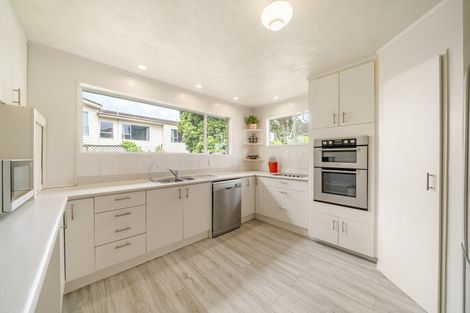 Photo of property in 3 Bowline Place, Whitby, Porirua, 5024