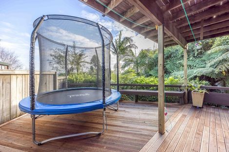 Photo of property in 2/33-35 Teal Crescent, Beach Haven, Auckland, 0626