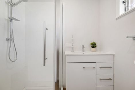 Photo of property in 3/5 Onepoto Road, Hauraki, Auckland, 0622