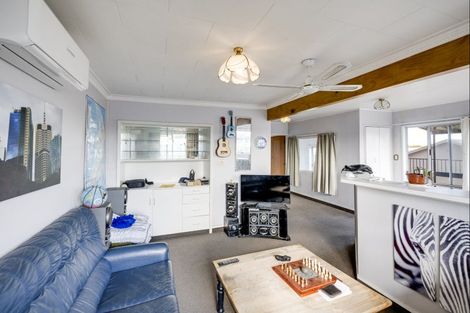 Photo of property in 2/8 Lee Road, Taradale, Napier, 4112