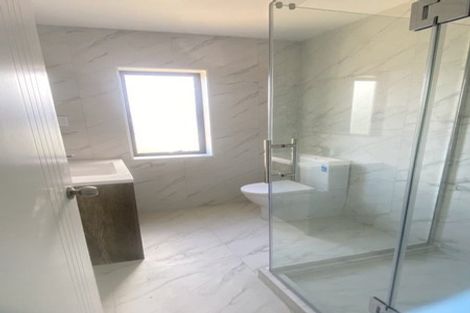 Photo of property in 50c Barbados Drive, Unsworth Heights, Auckland, 0632