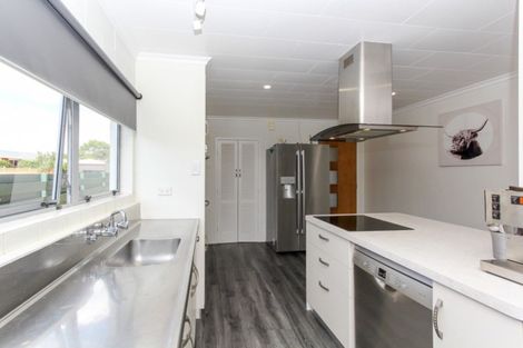 Photo of property in 26 Truby King Street, Merrilands, New Plymouth, 4312