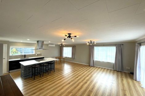 Photo of property in 27 Warkworth Grove, Bell Block, New Plymouth, 4312