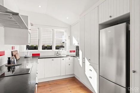 Photo of property in 9 Hinemoa Street, Waiwhetu, Lower Hutt, 5010