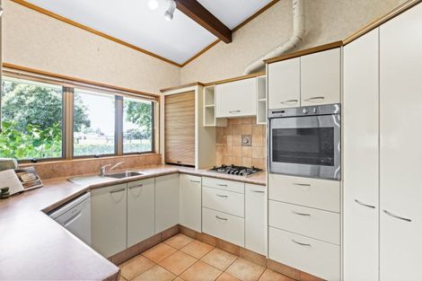 Photo of property in 210 Frimley Road, Frimley, Hastings, 4120