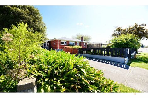 Photo of property in 15 Oxford Street, Waimate, 7924