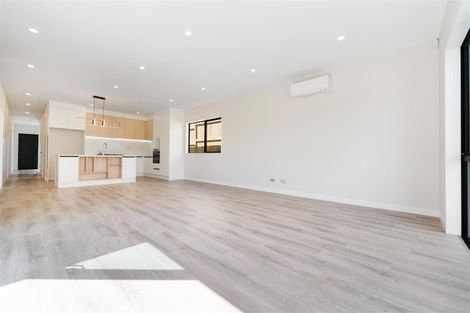 Photo of property in 42 Whakairo Crescent, Gulf Harbour, Whangaparaoa, 0930