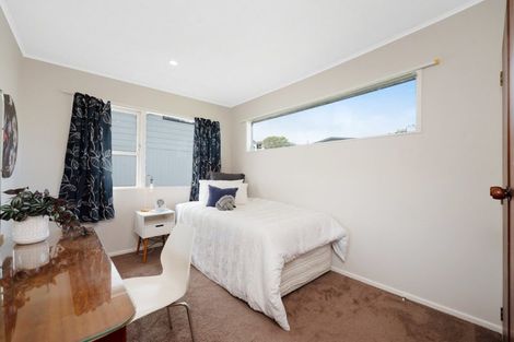 Photo of property in 34 Edgecombe Street, Newlands, Wellington, 6037