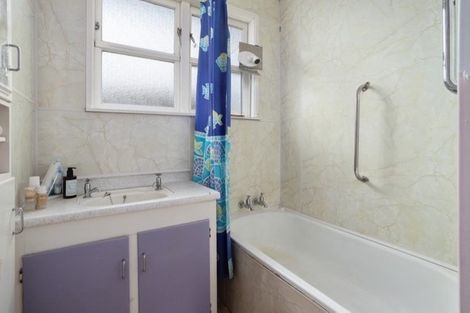 Photo of property in 63 Muir Avenue, Mangere Bridge, Auckland, 2022