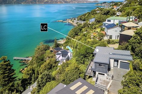 Photo of property in 67 Pretoria Road, Karaka Bays, Wellington, 6022