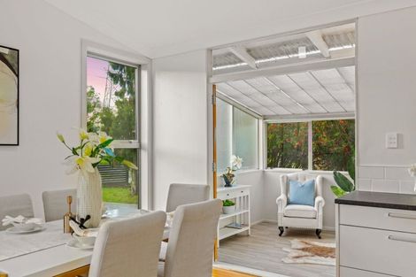 Photo of property in 18 Waimumu Road, Massey, Auckland, 0614