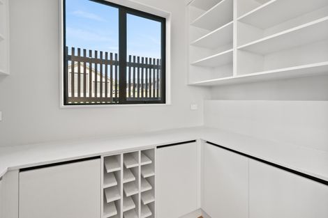 Photo of property in 30 Harbour Crest Drive, Waiuku, 2123