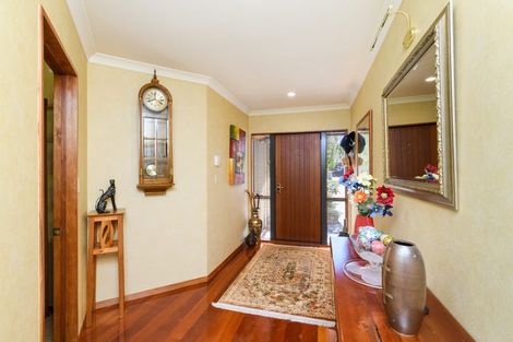 Photo of property in 11 La Lena Grove, Fitzherbert, Palmerston North, 4410