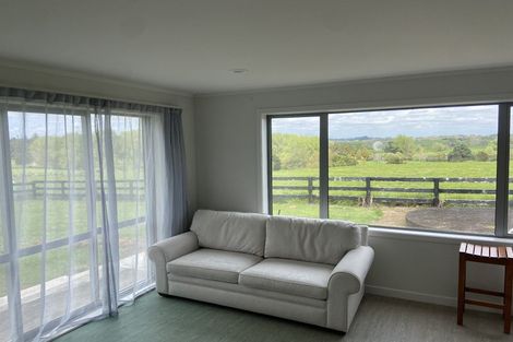 Photo of property in 42 Bream Revel Way, Karaka, Papakura, 2580
