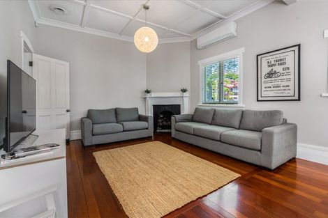 Photo of property in 1/2 Tennyson Street, Northcote Point, Auckland, 0627
