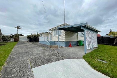Photo of property in 1 Marlene Avenue, Te Atatu South, Auckland, 0610