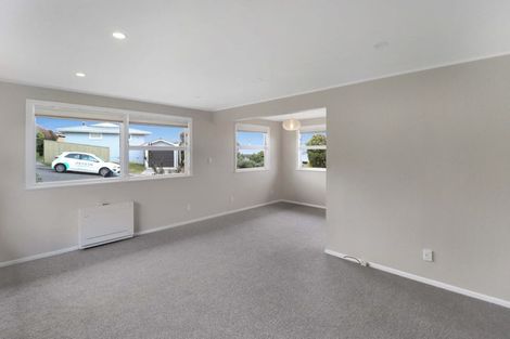 Photo of property in 6 Lenox Grove, Johnsonville, Wellington, 6037