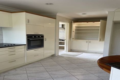 Photo of property in 6 Nathan Close, Somerville, Auckland, 2014