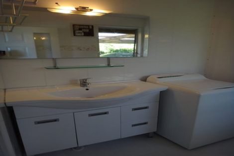 Photo of property in 31 Sequoia Place, Sunnynook, Auckland, 0620