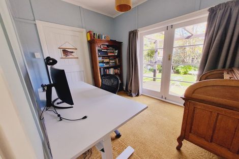 Photo of property in 11 Kauri Street, Eastbourne, Lower Hutt, 5013