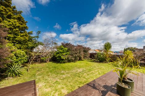 Photo of property in 15 Tyndall Street, Palmerston North, 4414