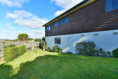 Photo of property in 8 Waldorf Crescent, Orewa, 0931
