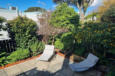 Photo of property in 35a Grant Road, Thorndon, Wellington, 6011