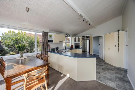 Photo of property in 128 Perth Street, Holmes Hill, Oamaru, 9401